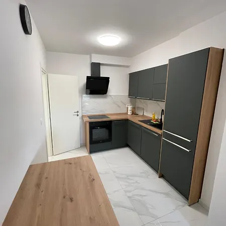 Apartmán Naomi 2 *