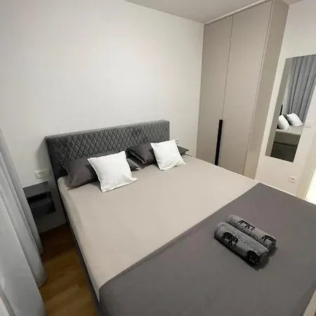 Naomi 2 * سبليت