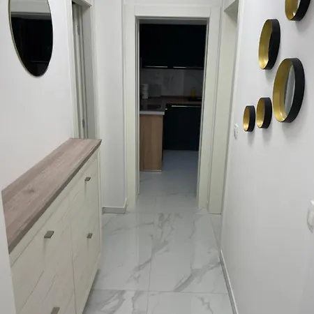 Naomi 2 Apartment